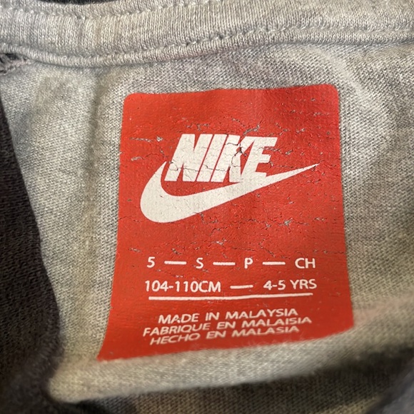 2 boys Nike tee shirts - Picture 5 of 5